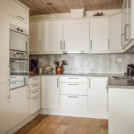 Σπίτι διακοπών 4 Bedroom Lovely In Vikebygd