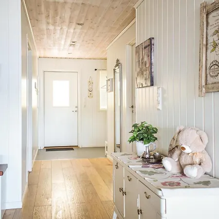 Σπίτι διακοπών 4 Bedroom Lovely In Vikebygd