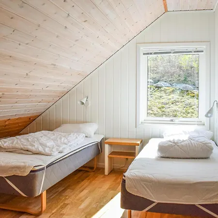 4 Bedroom Lovely In Σπίτι διακοπών *