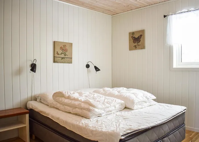 4 Bedroom Lovely In Prázdninový dům Vikebygd