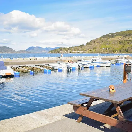 4 Bedroom Lovely In Vikebygd